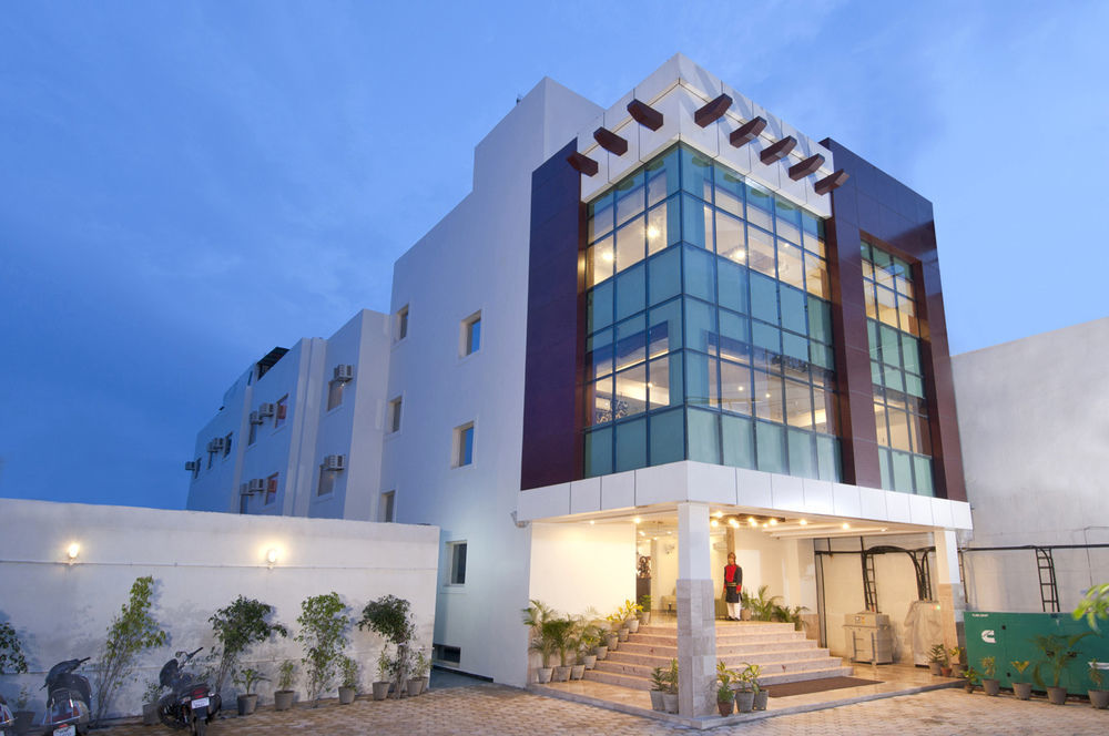 Hotel Deviram Palace Agra  Exteriör bild